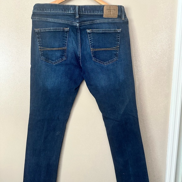 Abercrombie & Fitch Men's Slim Straight Men's Jeans with Stretch 34x32. - Picture 2 of 5